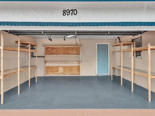 Garage, Interior