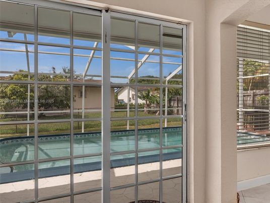 Interior, Pool, Sun Room