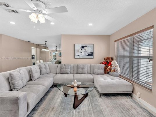 Interior, Living room, Pendant Lights, Recessed Lighting