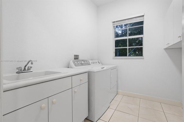 Interior, Washer