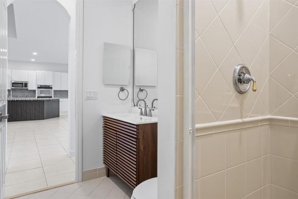 Bathroom, Interior, Kitchen, Recessed Lighting