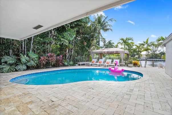 Exterior, Pool, Water