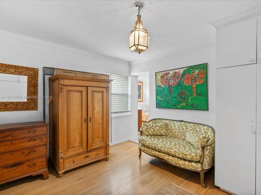 Interior, Pendant Lights, Wood Texture Flooring