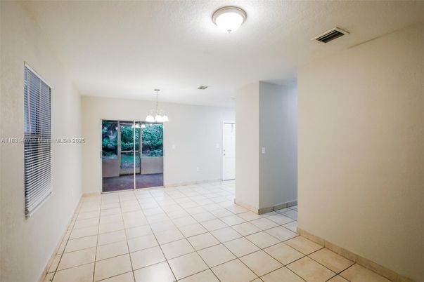 Empty room, Interior, Pendant Lights