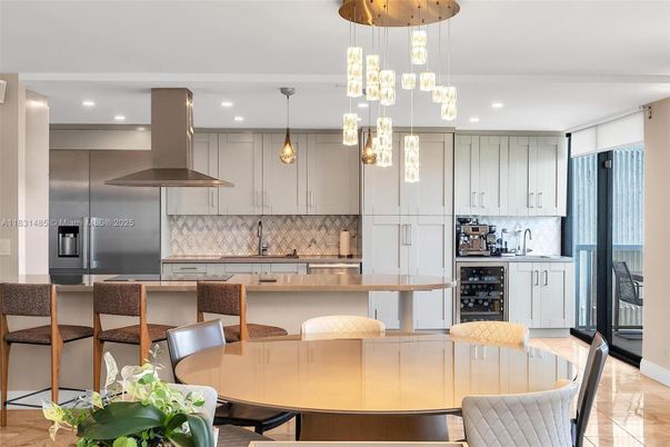Dining room, Interior, Kitchen, Pendant Lights, Recessed Lighting, Stainless Steel Appliances