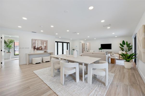 Dining room, Interior, Living room, Recessed Lighting, Wood Texture Flooring