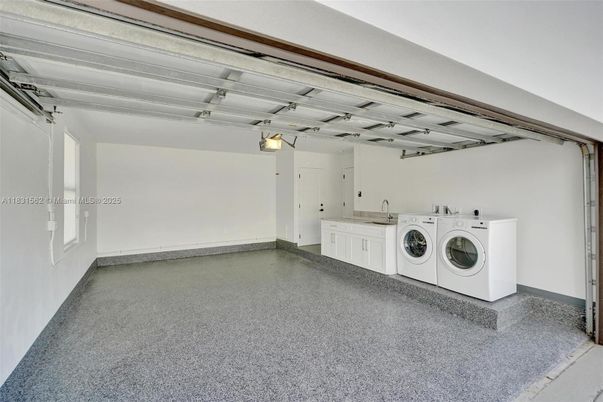 Garage, Interior, Washer