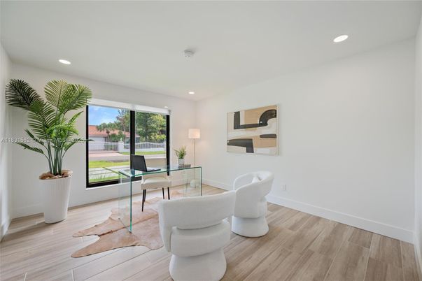 Home Office, Interior, Recessed Lighting, Wood Texture Flooring