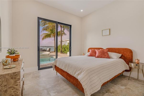 Bedroom, Interior, Recessed Lighting, Water