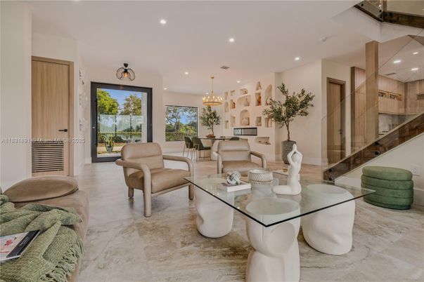 Chandelier, Dining room, Interior, Living room, Pendant Lights, Recessed Lighting