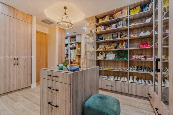 Interior, Pendant Lights, Recessed Lighting, Wood Texture Flooring