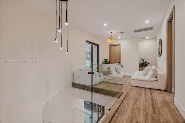 Interior, Living room, Pendant Lights, Recessed Lighting, Wood Texture Flooring