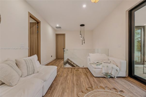 Interior, Living room, Pendant Lights, Recessed Lighting, Wood Texture Flooring