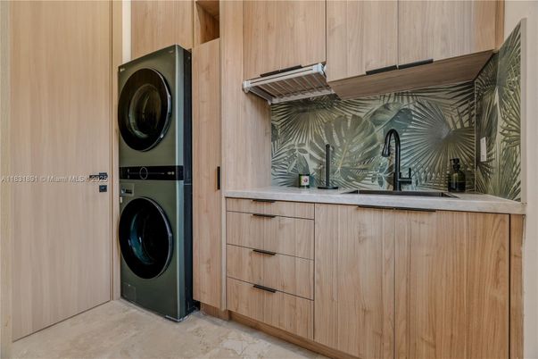 Interior, Utility Closets, Washer
