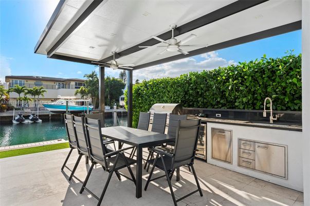 Exterior, Pool, Water