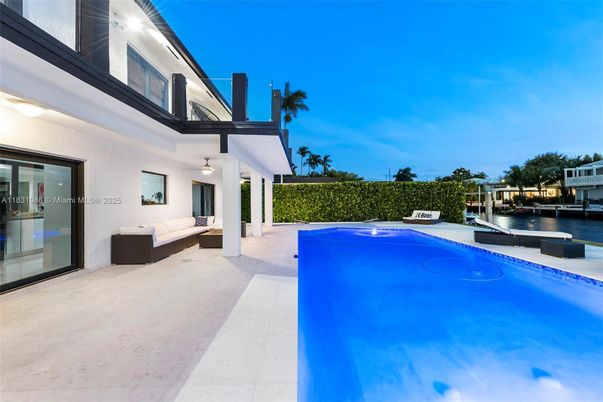 Exterior, Pool, Water