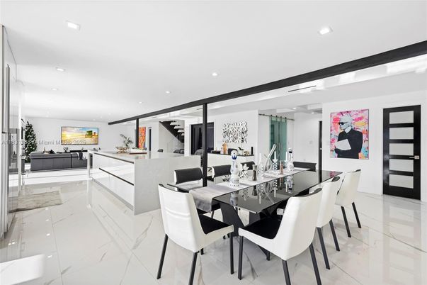 Dining room, Interior, Living room, Marble, Recessed Lighting