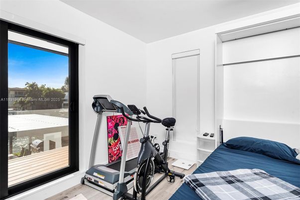 Bedroom, Fitness Equipment, Interior, Wood Texture Flooring