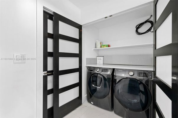Interior, Washer