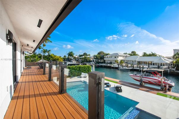 Exterior, Pool, Water