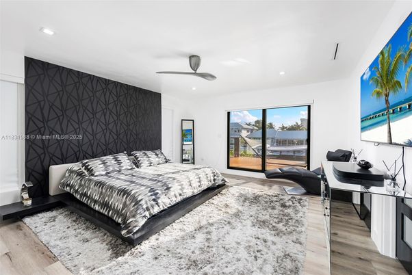 Bedroom, Home Office, Interior, Recessed Lighting, Water, Wood Texture Flooring