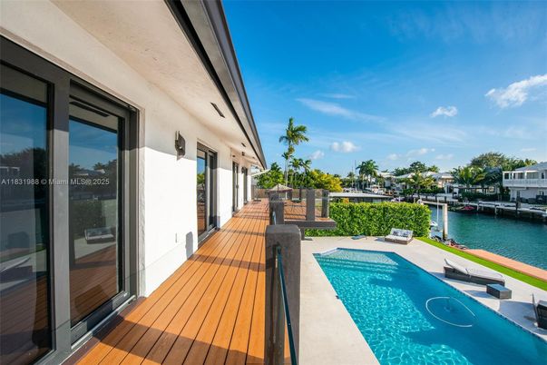 Exterior, Pool, Water