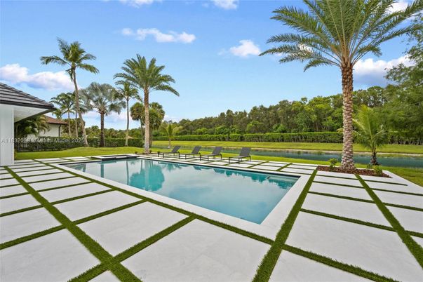 Exterior, Pool, Water
