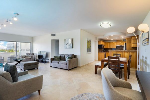Dining room, Interior, Kitchen, Living room, Recessed Lighting