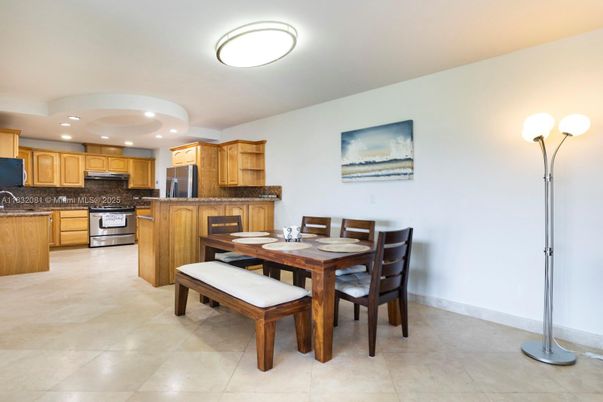 Dining room, Interior, Kitchen, Recessed Lighting, Stainless Steel Appliances