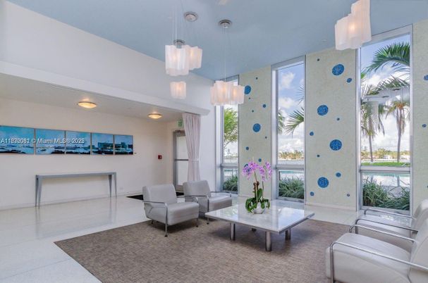 Interior, Living room, Pendant Lights, Recessed Lighting