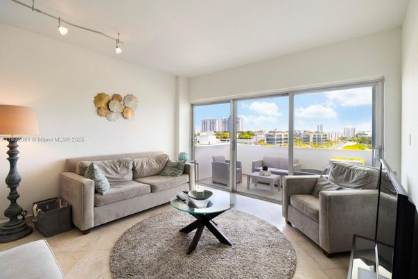 Interior, Living room, Water