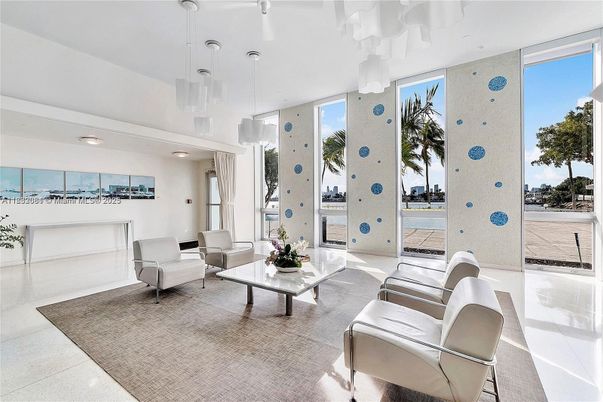 Interior, Living room, Pendant Lights, Recessed Lighting, Water