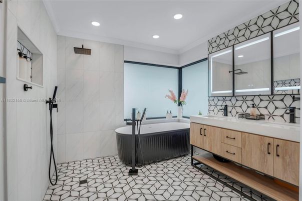Bathroom, Dual Sink Vanities, Interior, Recessed Lighting
