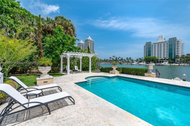 Exterior, Pool, Water