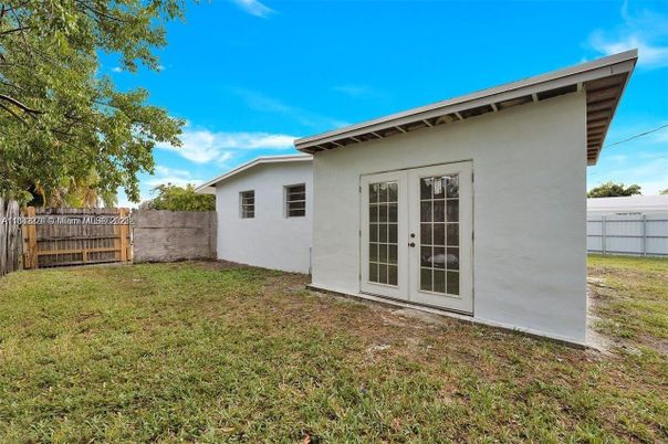 Backyard, Exterior