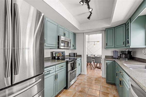 Dining room, Interior, Kitchen, Stainless Steel Appliances