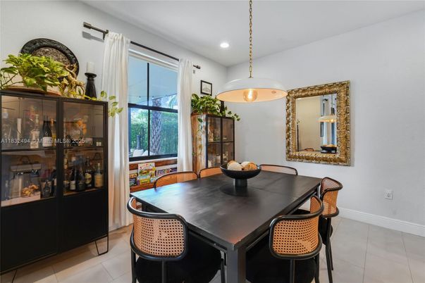 Dining room, Interior, Pendant Lights, Recessed Lighting