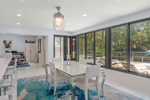 Dining room, Interior, Recessed Lighting