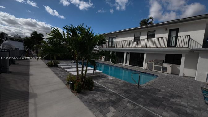Exterior, Pool
