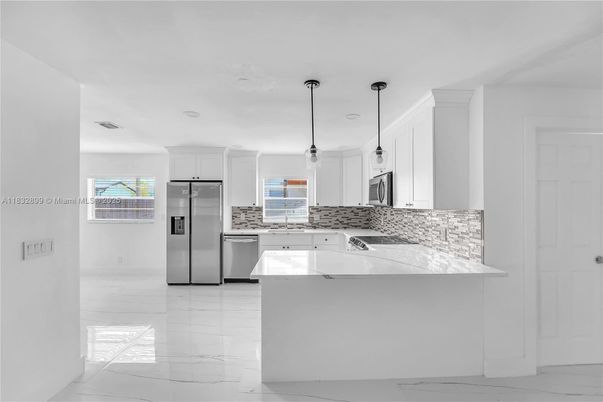 Interior, Kitchen, Marble, Pendant Lights, Recessed Lighting