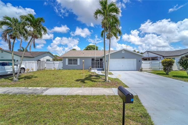 Attached, Backyard, Exterior, Facade, Ranch