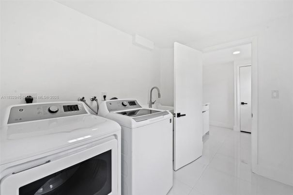 Interior, Recessed Lighting, Washer