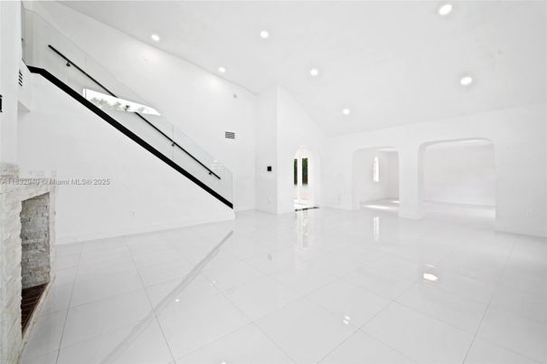 Empty room, Interior, Recessed Lighting