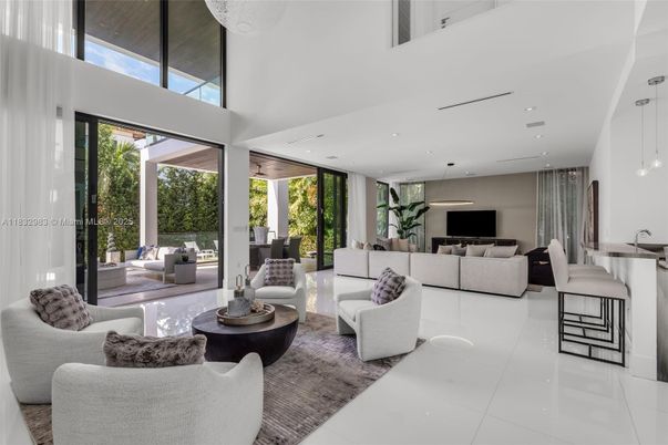 Interior, Living room, Pendant Lights, Recessed Lighting