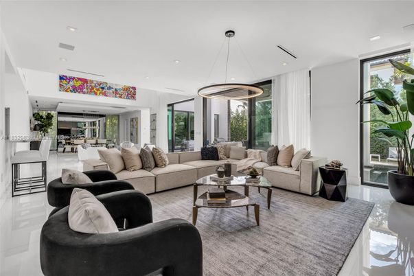 Interior, Living room, Pendant Lights, Recessed Lighting