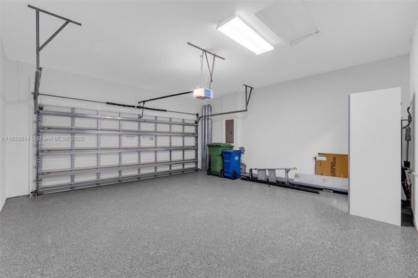 Garage, Interior