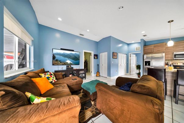 Interior, Kitchen, Living room, Pendant Lights, Recessed Lighting, Stainless Steel Appliances