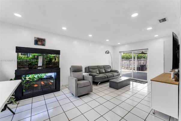 Fireplace, Interior, Living room, Recessed Lighting