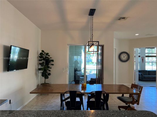 Dining room, Interior, Pendant Lights, Recessed Lighting