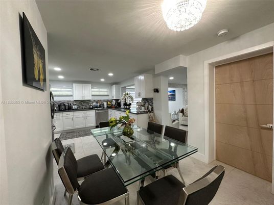 Dining room, Interior, Kitchen, Recessed Lighting